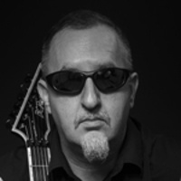 Richard 'Richy' Tiborcz   -Guitare-
