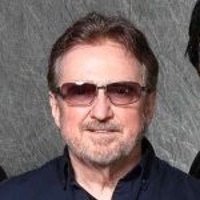 DONALD 'Buck Dharma' ROESER -Guitare-