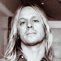 Tony Higbee  -Guitare-