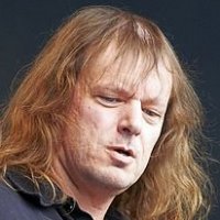 Jens Becker </h3><p>Basse-