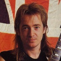 Adrian Smith -Guitare-