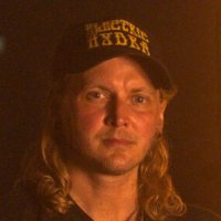 Adi Selimic -Guitare-