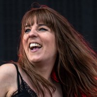 Hélène Schmitt - Chant,Guitare -