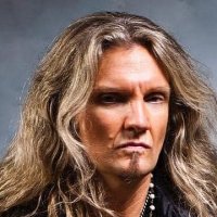 Joel Hoekstra  -Guitare-
