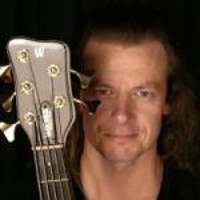 JENS BECKER </h3><p>Basse-