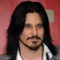 GILBY CLARKE </h3><p>Guitare-