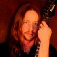 FREDRIK OLSSON </h3><p>Guitare-