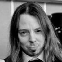 TUOMAS WAINÖLÄ </h3><p>Guitare-