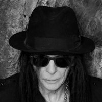 Mick Mars -Guitare-