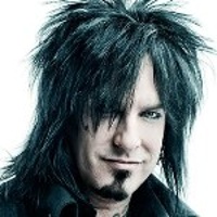 NIKKI SIXX -Basse-