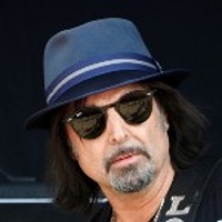 PHIL CAMPBELL </h3><p>Guitare-