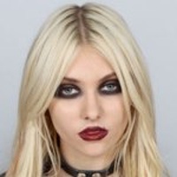 TAYLOR MOMSEN -Chant-