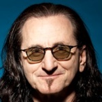 GEDDY LEE -Chant,Claviers,Basse-