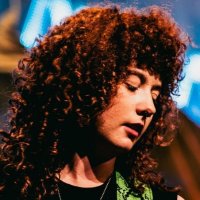 Rhea Thompson -Guitare-