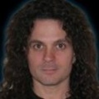 VINNIE MOORE</h3><p>Guitare-