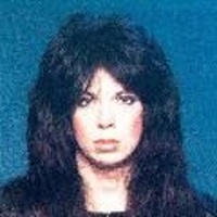 Vinnie Vincent  -Guitare-