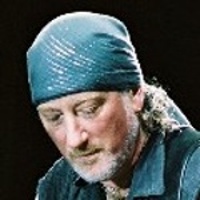 ROGER GLOVER </h3><p>Basse-